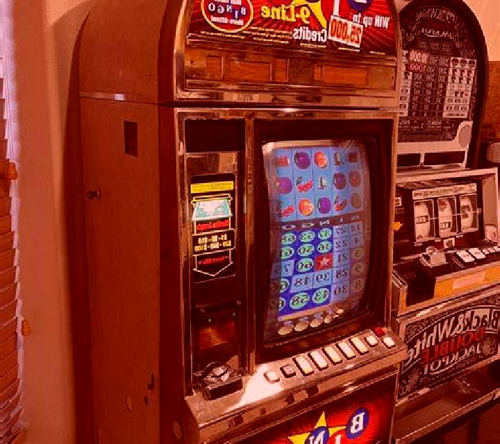 Paloma 3 Llanes escort
