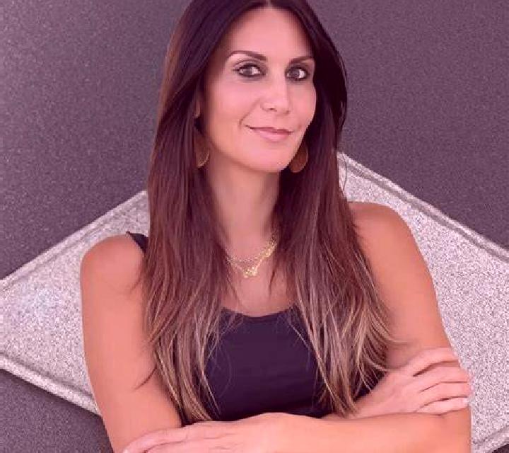 Paula 3 Sauca escort