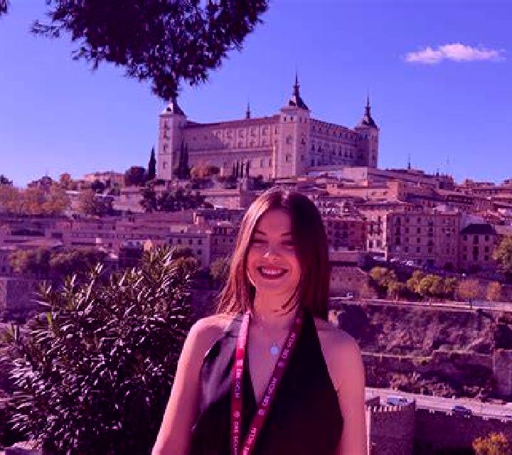 Paula Alpanseque escort