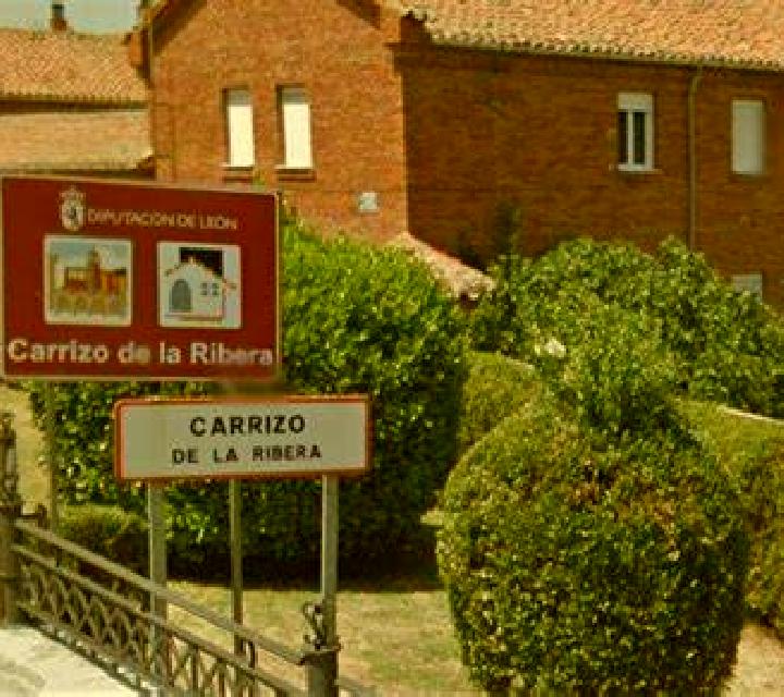 Paula Benlloch escort