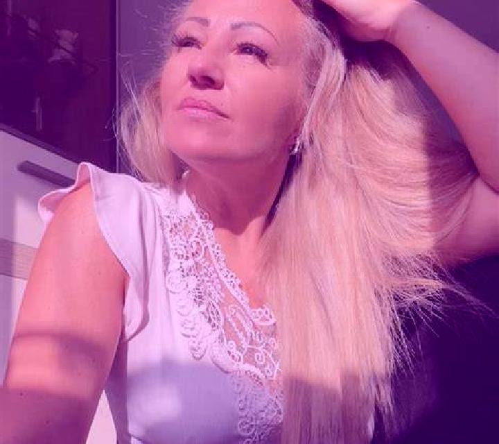 Renata 2 Bezas escort