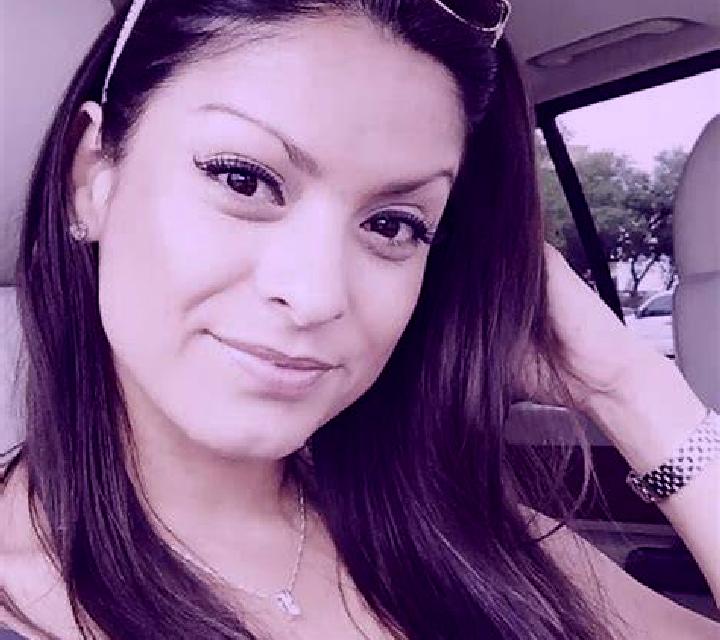 Renata 2 Camanas escort