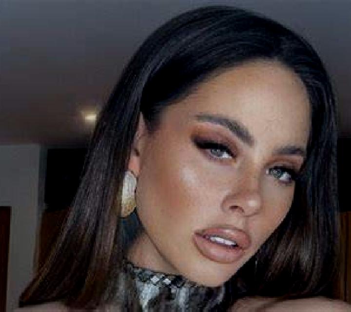 Renata 3 Domeno escort