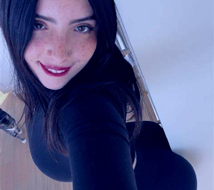 Rocío Mazarambroz escort