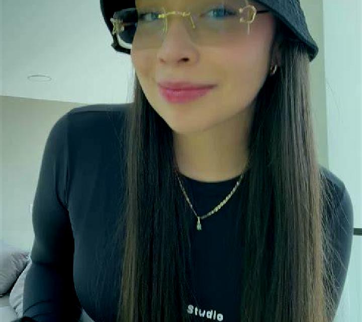 Ximena Olvega escort